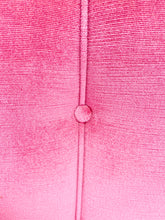 Afbeelding in Gallery-weergave laden, Royaal Roze Mohair Velours Fauteuil