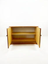 Afbeelding in Gallery-weergave laden, Scandinavisch Teak Kastje
