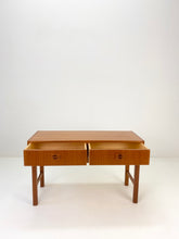 Afbeelding in Gallery-weergave laden, Teak Bijzettafel / Bijzetkastje