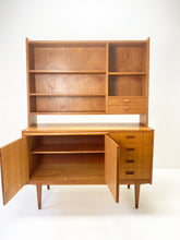 Afbeelding in Gallery-weergave laden, Zweedse Teak Wandkast / Boekenkast