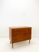 Afbeelding in Gallery-weergave laden, Mid-century Teak Ladekast