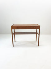 Afbeelding in Gallery-weergave laden, Teak Kastje