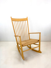 Afbeelding in Gallery-weergave laden, Hans J. Wegner J16 Vintage Schommelstoel