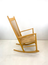 Afbeelding in Gallery-weergave laden, Hans J. Wegner J16 Vintage Schommelstoel
