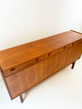 Afbeelding in Gallery-weergave laden, Zweedse Dressoir
