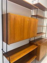 Afbeelding in Gallery-weergave laden, Teak Wall System by Hilker
