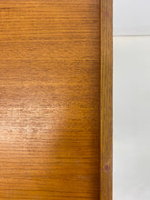 Afbeelding in Gallery-weergave laden, Mid-century Teak Dressoir / Sideboard (Bartels?)
