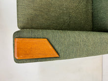 Afbeelding in Gallery-weergave laden, Vintage Fauteuil

