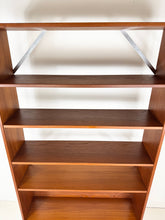 Afbeelding in Gallery-weergave laden, Teak Boekenkast uit Zweden
