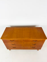 Afbeelding in Gallery-weergave laden, Zweedse Vintage Ladekast
