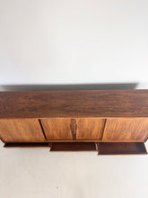 Afbeelding in Gallery-weergave laden, Ærthøj Jensen &amp; Mølholm Herning Palissander Dressoir
