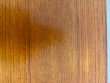 Afbeelding in Gallery-weergave laden, Deense Teak Bureau

