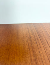 Afbeelding in Gallery-weergave laden, Zweeds Teak Bureau
