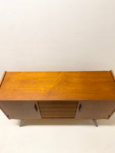 Afbeelding in Gallery-weergave laden, Kleine Teak Dressoir uit Scandinavië
