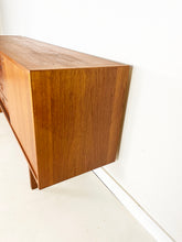 Afbeelding in Gallery-weergave laden, Scandinavische Vintage Sideboard / Dressoir, 'Korsör' jaren 60 IKEA
