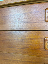 Afbeelding in Gallery-weergave laden, Scandinavische Vintage Sideboard / Dressoir, 'Korsör' jaren 60 IKEA
