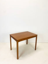 Afbeelding in Gallery-weergave laden, Teak Bijzettafel
