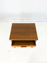 Afbeelding in Gallery-weergave laden, Vintage Nachtkastjes (set van 2)
