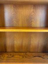 Afbeelding in Gallery-weergave laden, Teak Boekenkast uit Scandinavië
