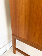 Load image into Gallery viewer, Skaraborgs Möbelindustri Vintage Wandkast
