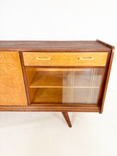 Afbeelding in Gallery-weergave laden, Teak Dressoir
