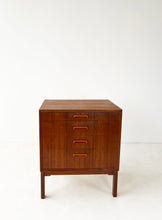 Afbeelding in Gallery-weergave laden, Smalle Teak Ladekast

