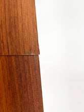 Afbeelding in Gallery-weergave laden, Vintage Teak Boekenkast / Wandkast
