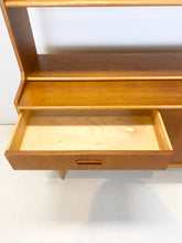Afbeelding in Gallery-weergave laden, Teak Boekenkast / Wandkast
