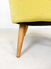 Afbeelding in Gallery-weergave laden, Gele Vintage Fauteuils (set van 2)
