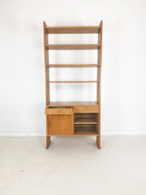Afbeelding in Gallery-weergave laden, Scandinavische Eiken Boekenkast, jaren '60
