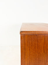 Afbeelding in Gallery-weergave laden, Zweedse Teak Ladekast
