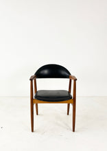 Afbeelding in Gallery-weergave laden, Black Leather Chair
