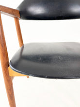 Afbeelding in Gallery-weergave laden, Black Leather Chair
