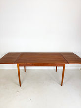 Afbeelding in Gallery-weergave laden, Uitschuifbare Vintage Teak Tafel
