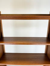 Afbeelding in Gallery-weergave laden, Hoge Teak Boekenkast (1/2)

