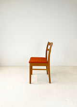 Afbeelding in Gallery-weergave laden, Zweedse Vintage Stoelen (set van 4)

