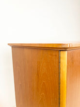 Afbeelding in Gallery-weergave laden, Scandinavisch Teak Dressoir
