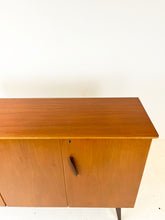 Afbeelding in Gallery-weergave laden, Scandinavisch Teak Dressoir
