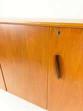 Afbeelding in Gallery-weergave laden, Scandinavisch Teak Dressoir
