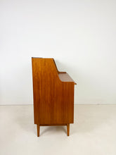 Afbeelding in Gallery-weergave laden, Vintage Secretaire uit Scandinavië
