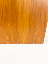 Afbeelding in Gallery-weergave laden, Low Vintage Standing Cabinet
