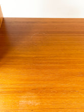 Afbeelding in Gallery-weergave laden, Teak Opbergkast
