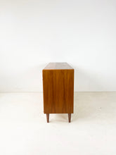 Afbeelding in Gallery-weergave laden, Klein Teak Dressoir / Sideboard, Bertil Fridhagen voor Bodafors
