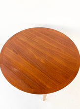 Afbeelding in Gallery-weergave laden, Ronde Teakhouten Tafel
