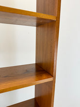 Afbeelding in Gallery-weergave laden, Teak Boekenkast uit Zweden (2/2)
