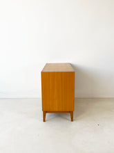 Afbeelding in Gallery-weergave laden, Vintage Ladekast uit Zweden
