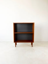 Afbeelding in Gallery-weergave laden, Deense Lage Boekenkast
