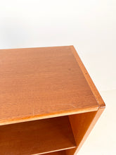 Afbeelding in Gallery-weergave laden, Deense Lage Boekenkast
