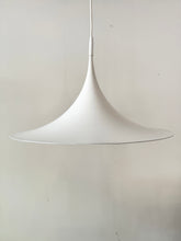 Afbeelding in Gallery-weergave laden, Heksenhoed Hanglamp van A/F Lyfa (1/2)
