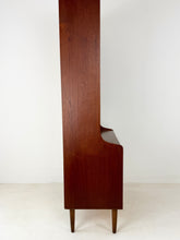 Afbeelding in Gallery-weergave laden, Deense Teak Wandkast
